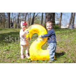 Фольгированная цифра "2" в виде жирафа – фото 2