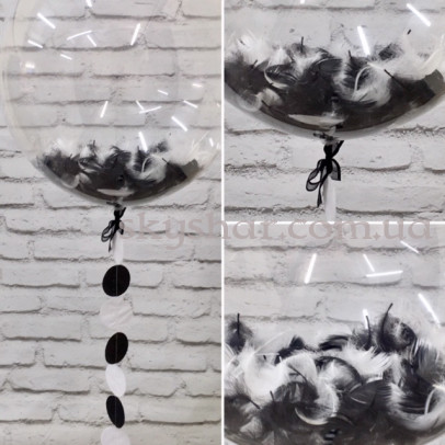 Кулька Bubble с ч/б пір'ям і гірляндою – фото 1